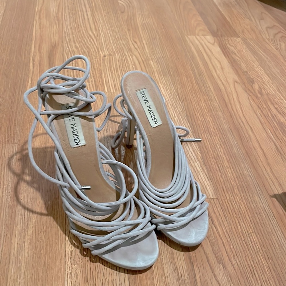 Tubularr Steve Madden Heels in Gray
